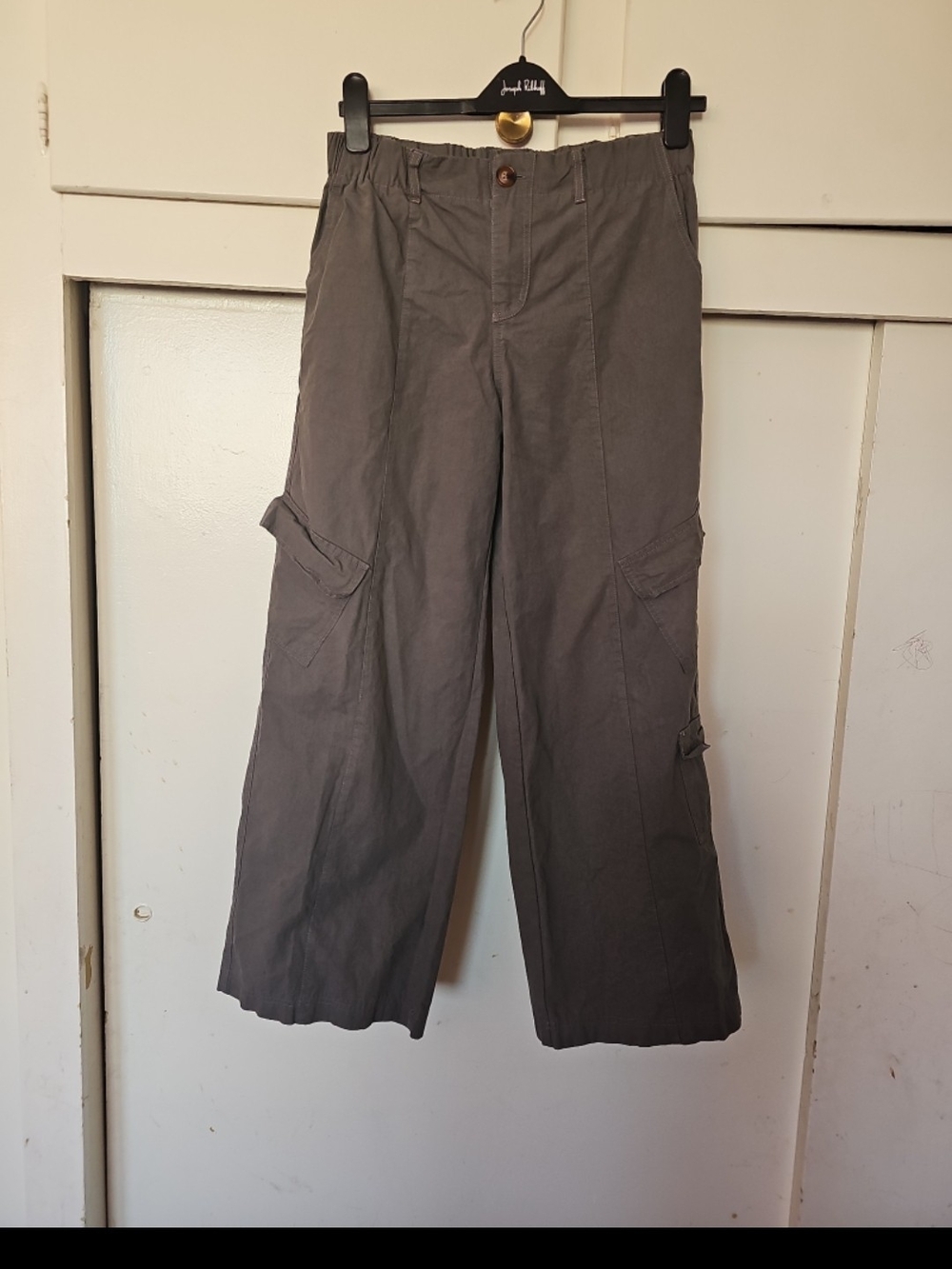 Men's Gray Cargo Pants with Functional Pockets